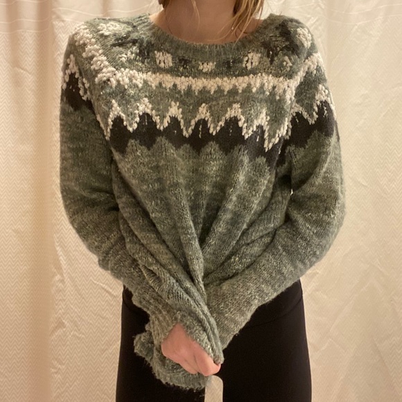 Pattern Knit Sweater - Picture 2 of 3